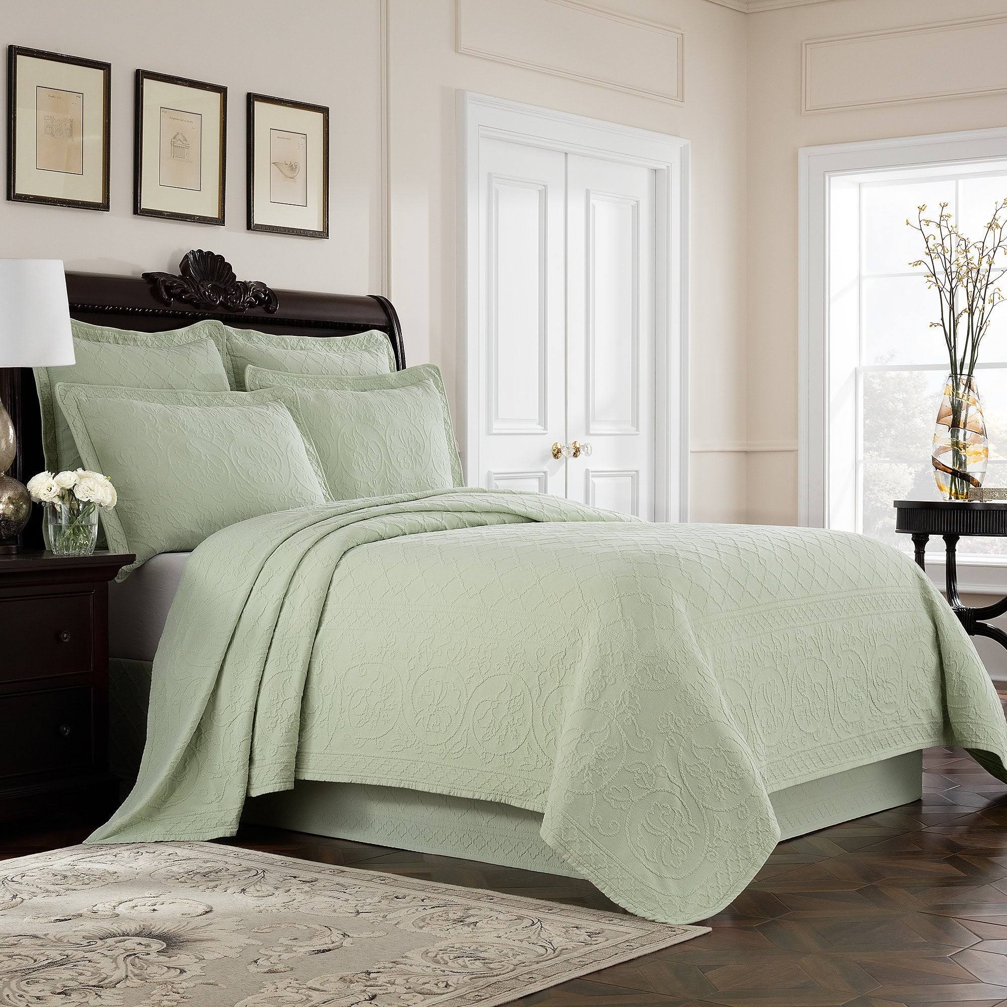 White Twin Coverlet R151