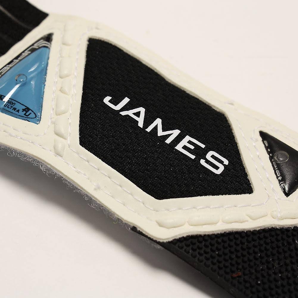 White 6 Goalkeeper Gloves G36100