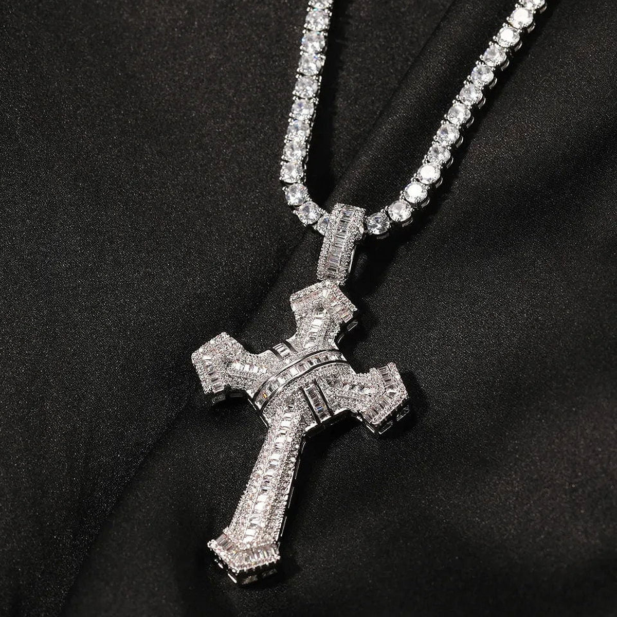 14K Gold Simulated Diamond Cross Pendant Necklace U8369