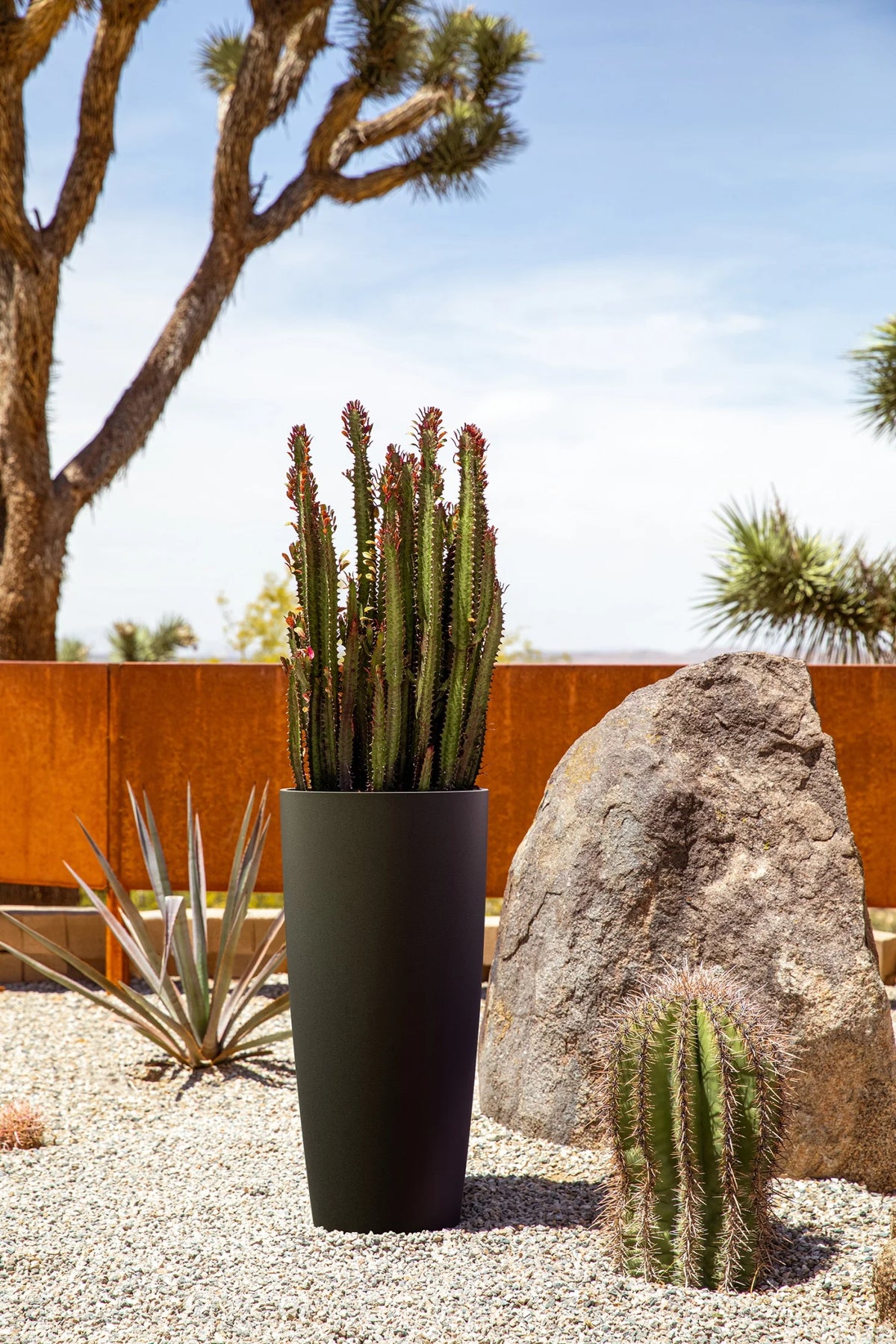Black 2-Pack Plastic-Stone Planter O918