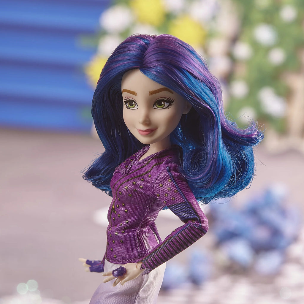Mal Fashion Doll with Accessories J269