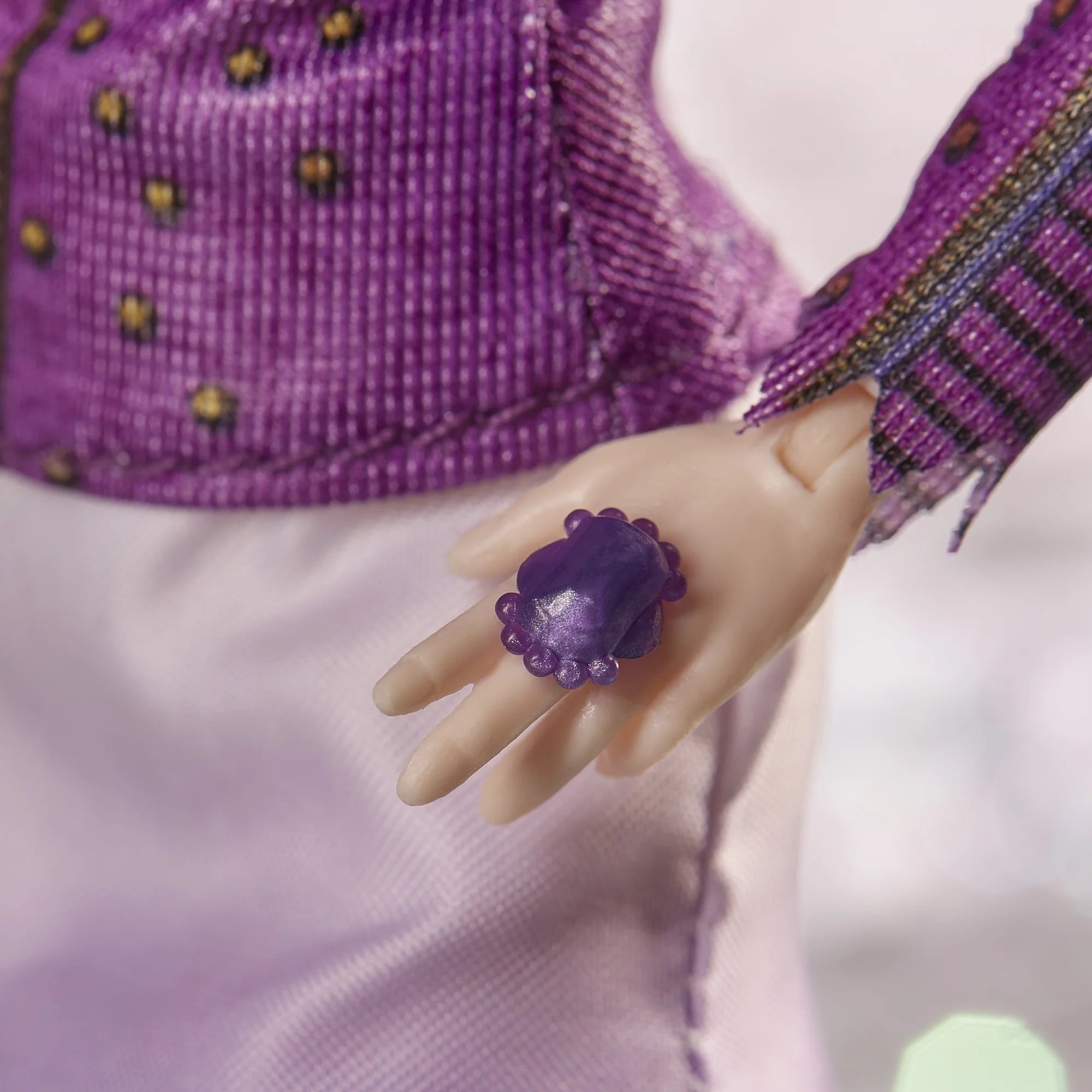 Mal Fashion Doll with Accessories J269